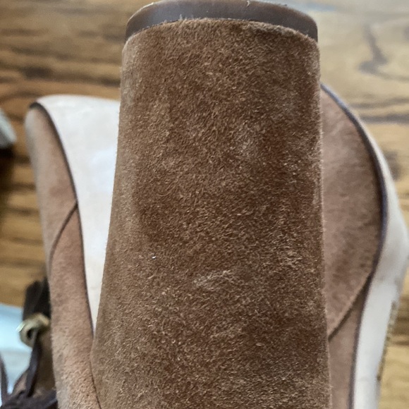 Louise et Cie LO-Taedin Tan Suede Ankle Booties - Picture 7 of 9